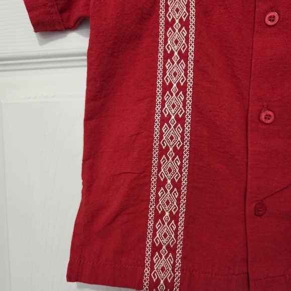 Le Maan Guayaberas Boys Red Embroidery 100% Cotton Button Up Sz 6 Summer Spring - Picture 2 of 6